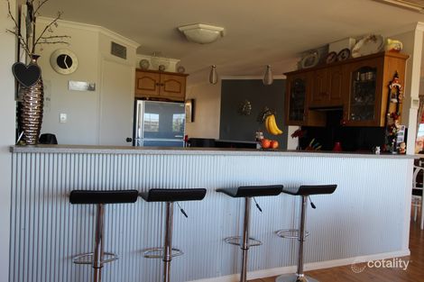 Property photo of 27 Prince Alfred Parade Hindmarsh Island SA 5214