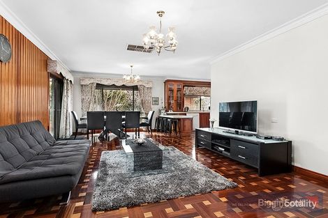 Property photo of 11 Browning Crescent Avondale Heights VIC 3034
