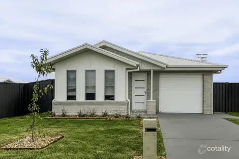 Property photo of 1 Orchard Court Caerleon NSW 2850