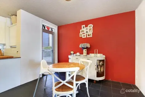 Property photo of 2/42-44 Cliff Road Wollongong NSW 2500