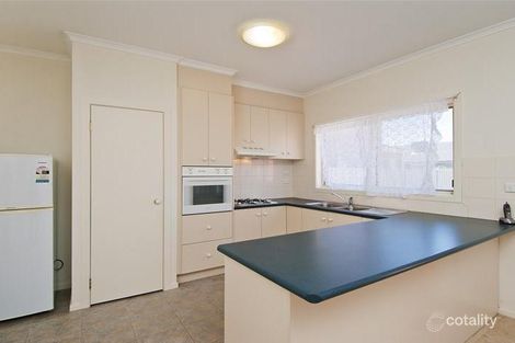 Property photo of 18 St James Wood Drive Tarneit VIC 3029