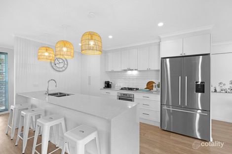 Property photo of 4 Sarah Close Killarney Vale NSW 2261
