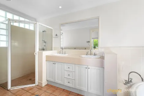 Property photo of 131 Central Avenue St Lucia QLD 4067