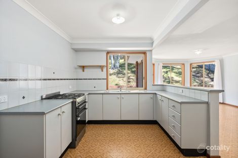 Property photo of 3 Sheringa Grove Cordeaux Heights NSW 2526
