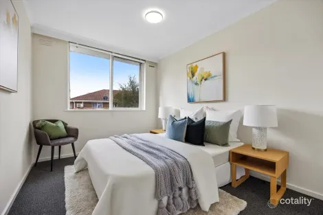Property photo of 9/13-15 Toolambool Road Carnegie VIC 3163