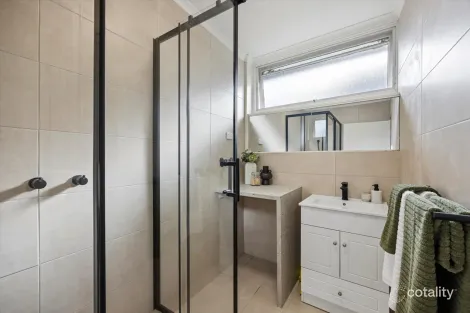 Property photo of 9/13-15 Toolambool Road Carnegie VIC 3163