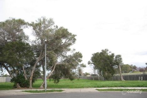 1 Ambleside Cres, Berwick, VIC 3806