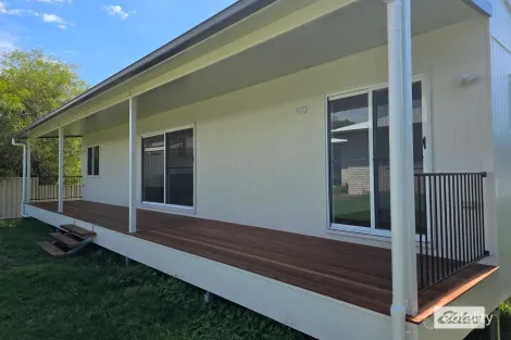 89 Fulham St, Toogoolawah, QLD 4313