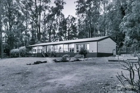 Property photo of 10 Stone Road South Gembrook VIC 3783