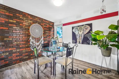 Property photo of 4 Lorna Street Cranbourne VIC 3977