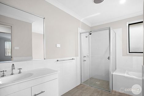 Property photo of 3 Bradman Drive Woongarrah NSW 2259