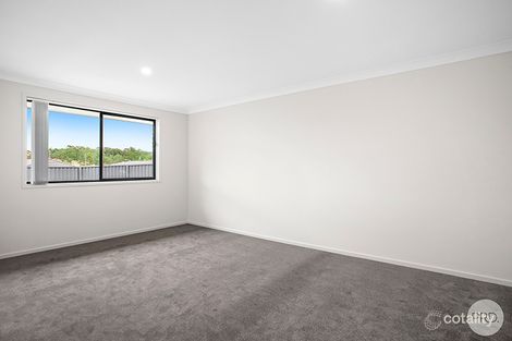 Property photo of 3 Bradman Drive Woongarrah NSW 2259