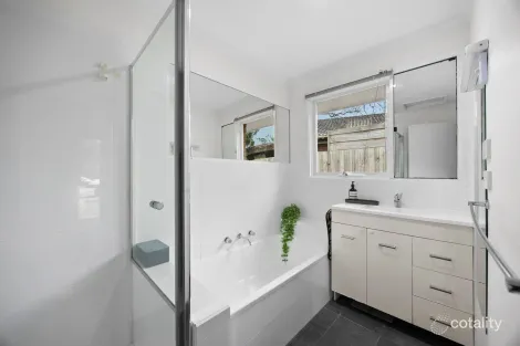 Property photo of 47 Guildford Crescent Narre Warren VIC 3805