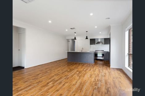 Property photo of 48 Diamond Parade Cobblebank VIC 3338