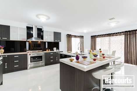 Property photo of 5 Emu Bush Drive Cranbourne West VIC 3977