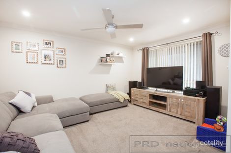 Property photo of 30 Peppertree Circuit Aberglasslyn NSW 2320