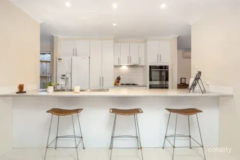 Property photo of 48 Coowarra Way Berwick VIC 3806