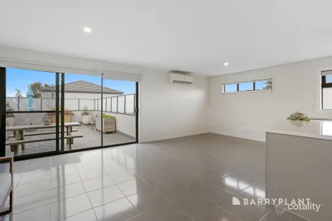 Property photo of 5/33 Dromana Parade Safety Beach VIC 3936