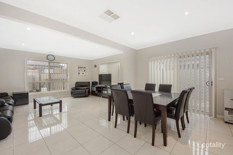 Property photo of 18 Cunningham Chase Burnside Heights VIC 3023