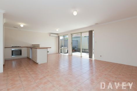 Property photo of 2/5 Yarra Court Carramar WA 6031