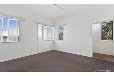Property photo of 6 Thackeray Street Park Avenue QLD 4701