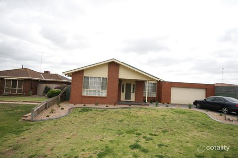 8 Coakley Cres, Lovely Banks, VIC 3213