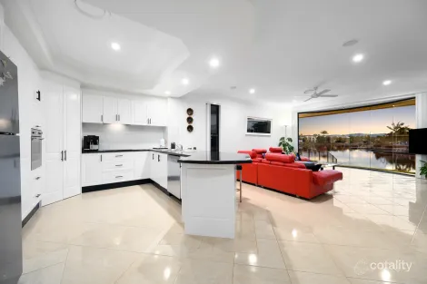 Property photo of 35 Prosperity Drive Helensvale QLD 4212