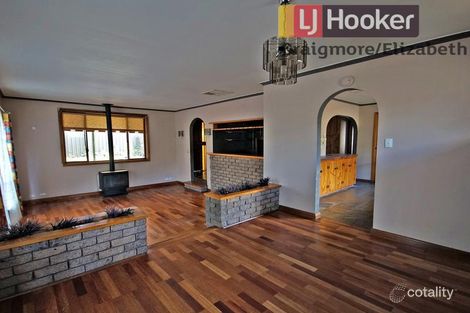 Property photo of 27 Otama Court Craigmore SA 5114