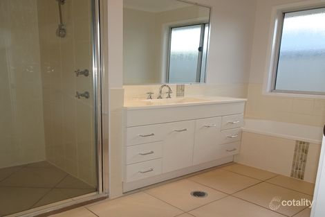 Property photo of 22 Pioneer Avenue Childers QLD 4660