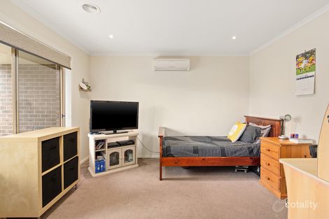 Property photo of 9 Rosella Grove Cowes VIC 3922