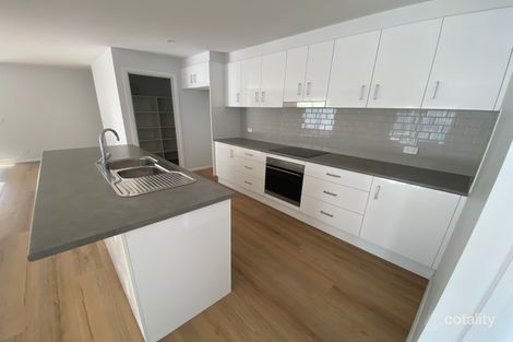 Property photo of 4 Jardine Road Sunshine Bay NSW 2536