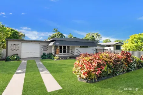 10 Wallace St, Manunda, QLD 4870