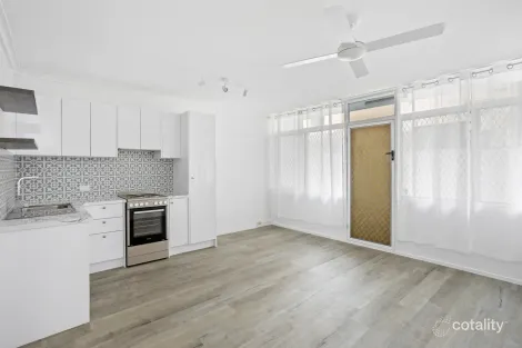 2/17 Stanhill Dr, Surfers Paradise, QLD 4217
