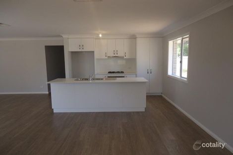 Property photo of 2/3 Craft Street Lake Albert NSW 2650