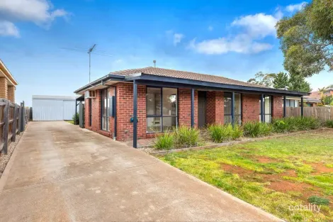 7 STRACHAN PL, MELTON SOUTH, VIC 3338