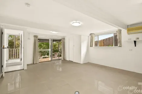 Property photo of 35 Lewana Street Mansfield QLD 4122