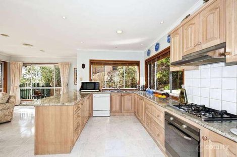 Property photo of 18 Crana Grove Greensborough VIC 3088