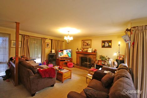 Property photo of 15 Anderson Court Endeavour Hills VIC 3802