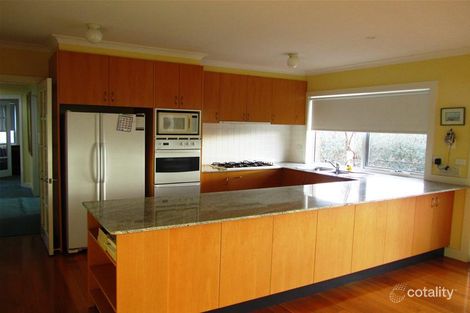 Property photo of 4 Avonsleigh Close Warranwood VIC 3134