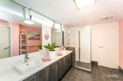 Property photo of 9 Yeoman Court Madora Bay WA 6210