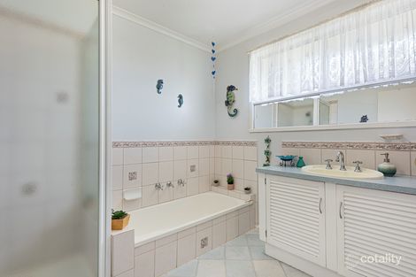 Property photo of 79 Charles Green Avenue Endeavour Hills VIC 3802
