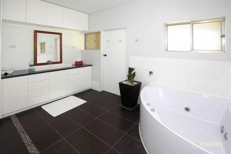 Property photo of 25 Inglis Street Lake Albert NSW 2650