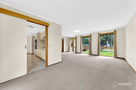 Property photo of 5 Blueberry Close Cranbourne North VIC 3977