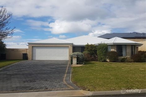 4 Ashkey Bvd, Yakamia, WA 6330