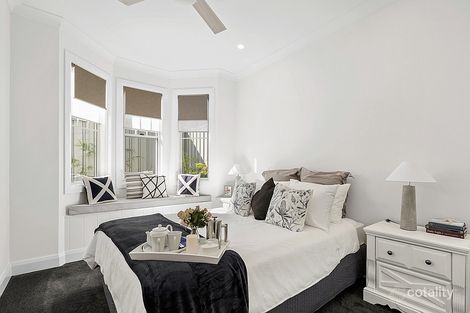 6a Ruby Pl, Green Point, NSW 2251