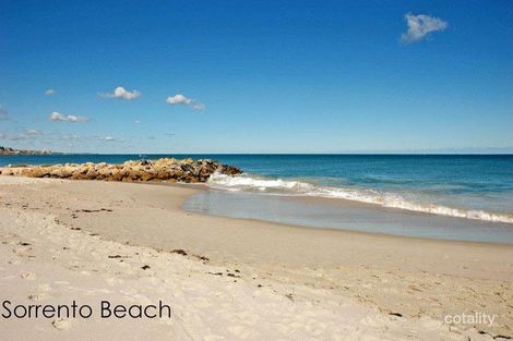 39a Robin Ave, Sorrento, WA 6020