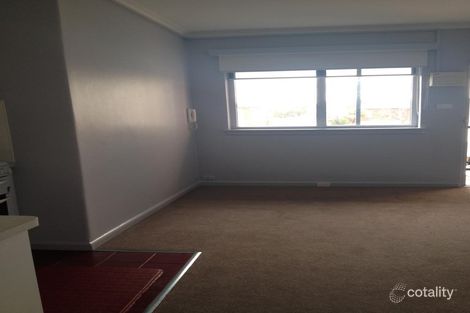 Property photo of 18/11 Marine Parade St Kilda VIC 3182