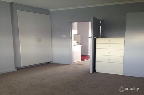 Property photo of 18/11 Marine Parade St Kilda VIC 3182