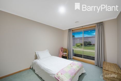 Property photo of 7 Milano Place Cranbourne North VIC 3977