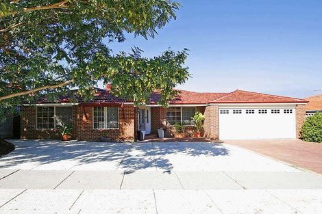 36 Manchester Dr, Hocking, WA 6065